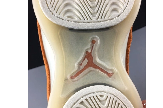  AA2494-801 AA2494-801 Jordan Orange Campfire 18 Retro 0825